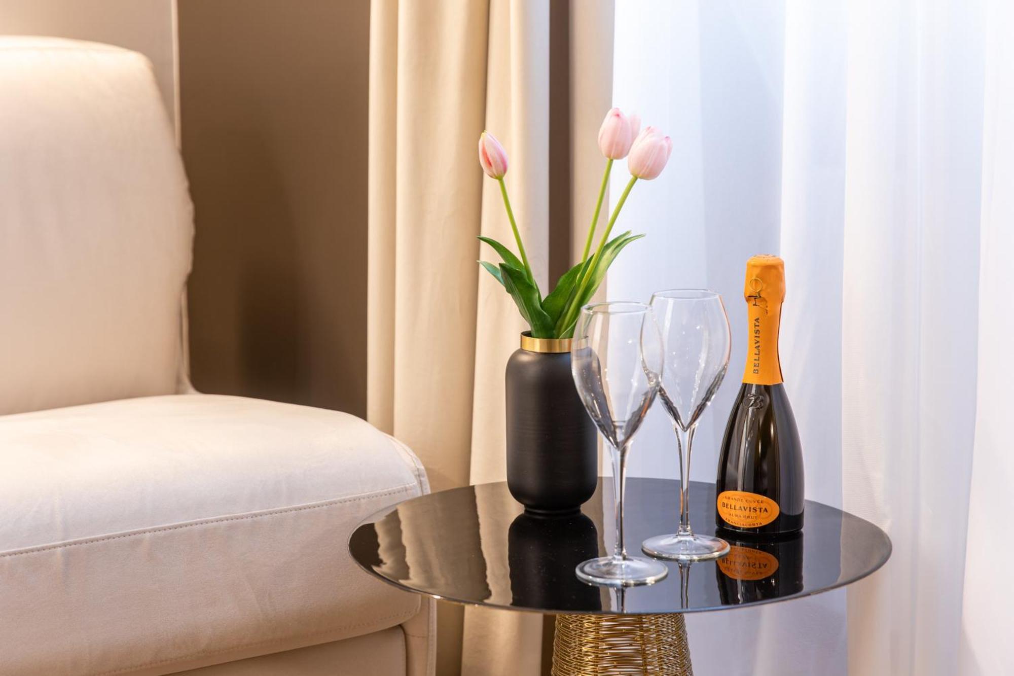 The Dream Suites Milano Eksteriør billede